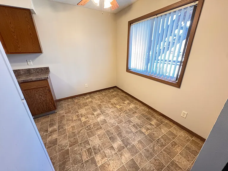 1809 Knox St #16 — Photo 6