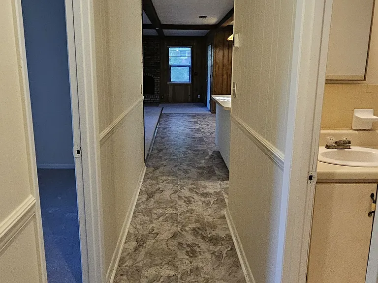 306 Mustang Dr — Photo 47