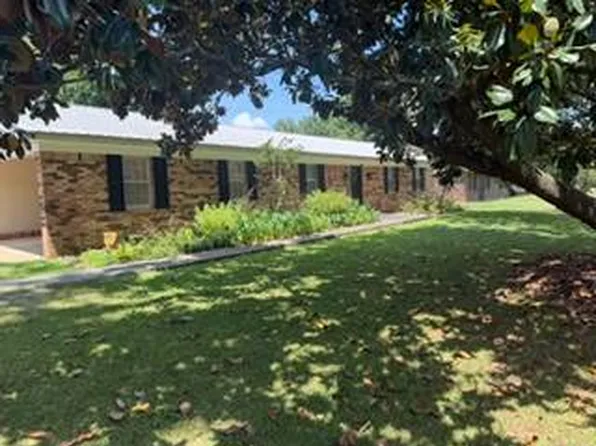 1985 Tuscola Dr, Grenada, MS 38901
