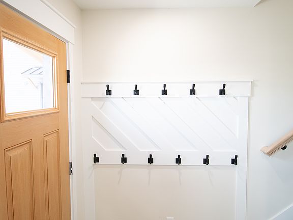 3rd image of 3780 Philbin Rd