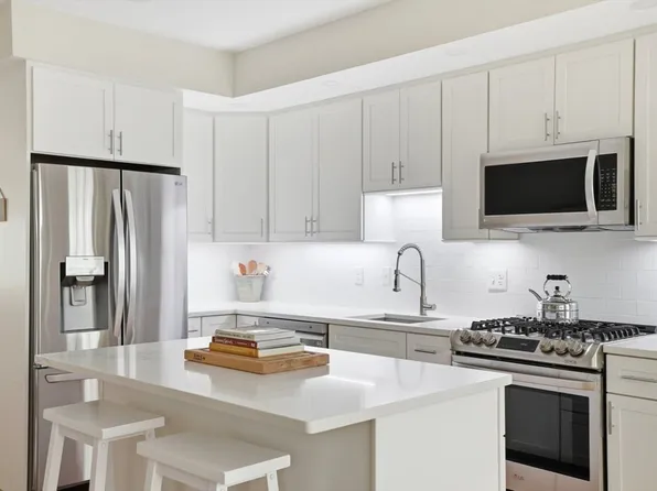10-10B Berkley Rd, Hull, MA 02045