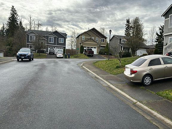 4th image of 18318 13th Avenue Ct E
