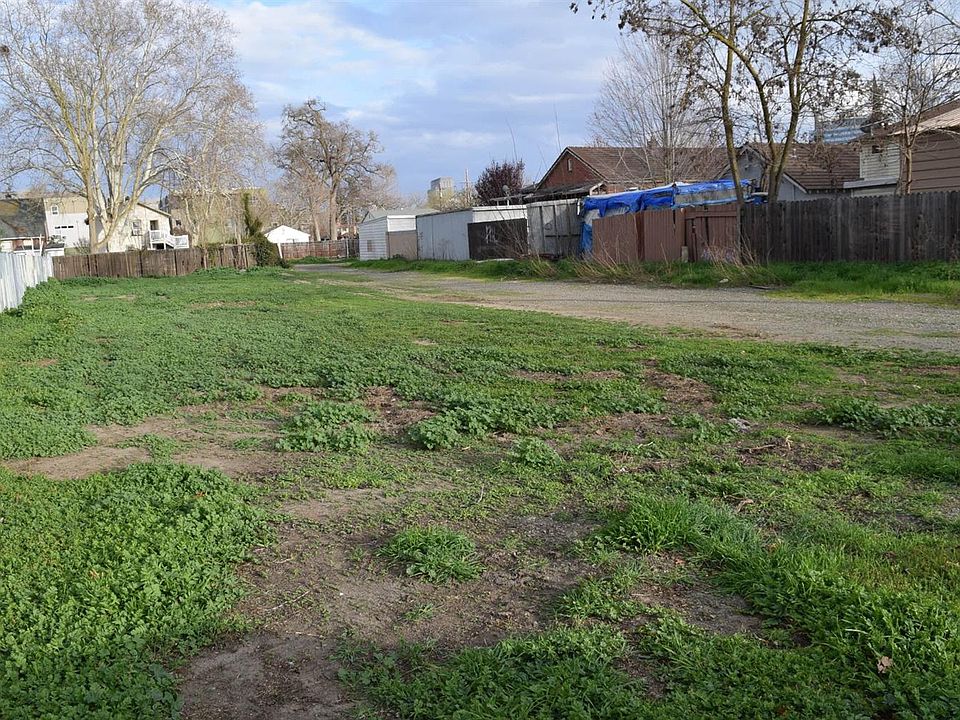 1st image of 121 6th St