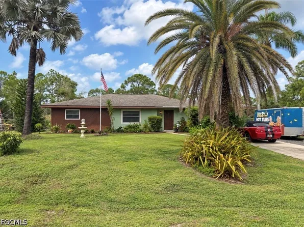 325 Wellington Ave, Lehigh Acres, FL 33936