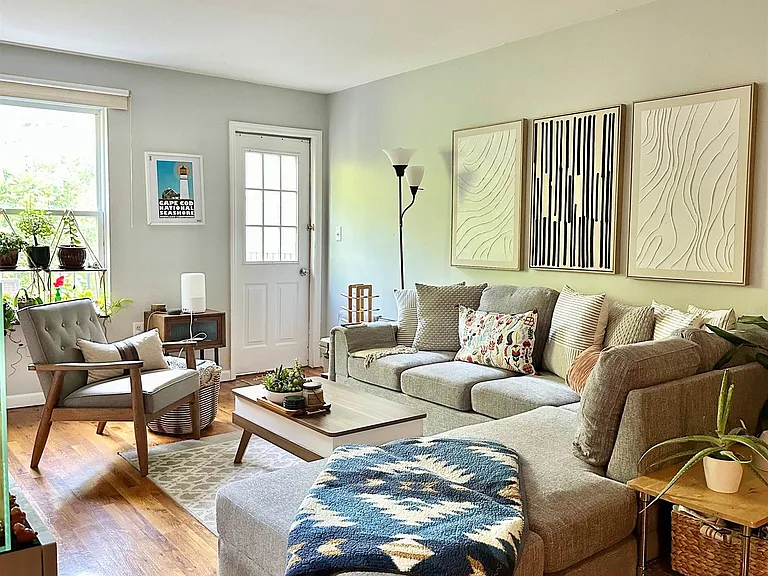 136 Morris St #2 — Photo 2