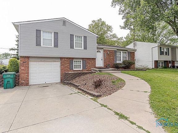 3rd image of 2474 Bedford Ln