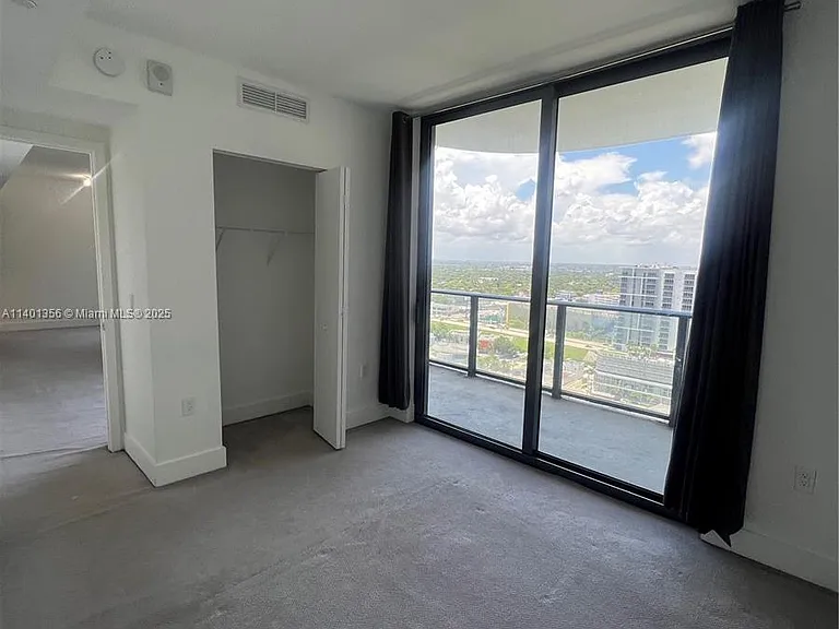 121 NE 34th St #2215 — Photo 13