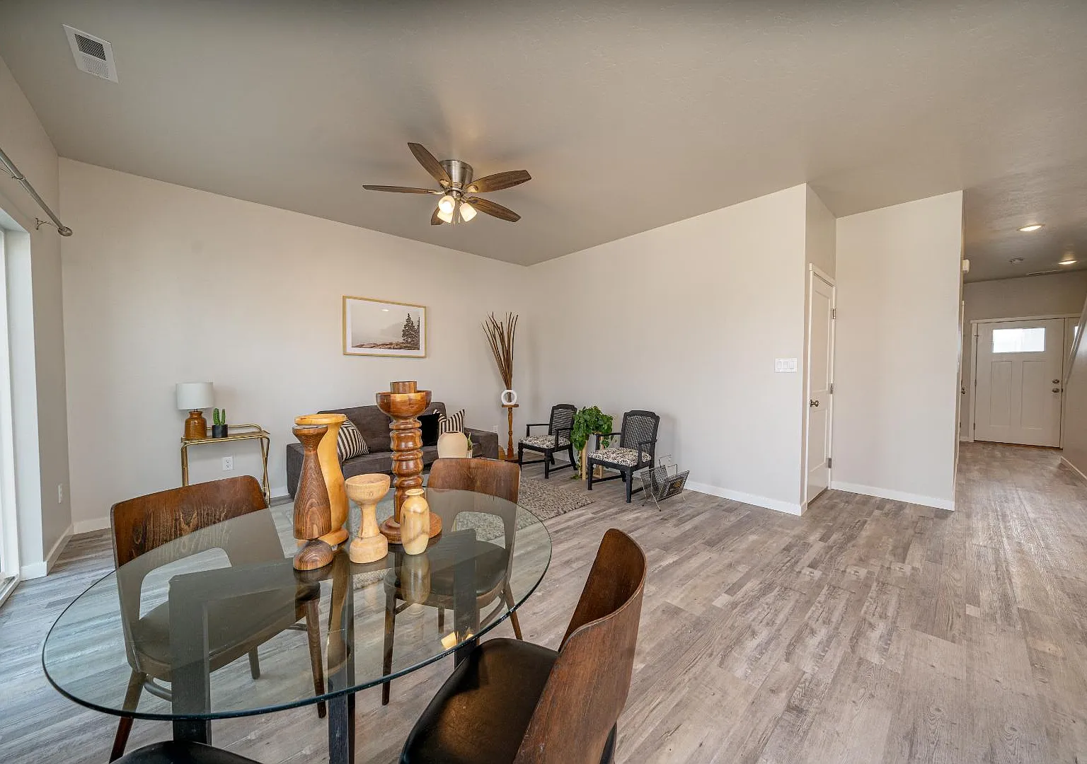 450 West Kennedy Avenue — Photo 3