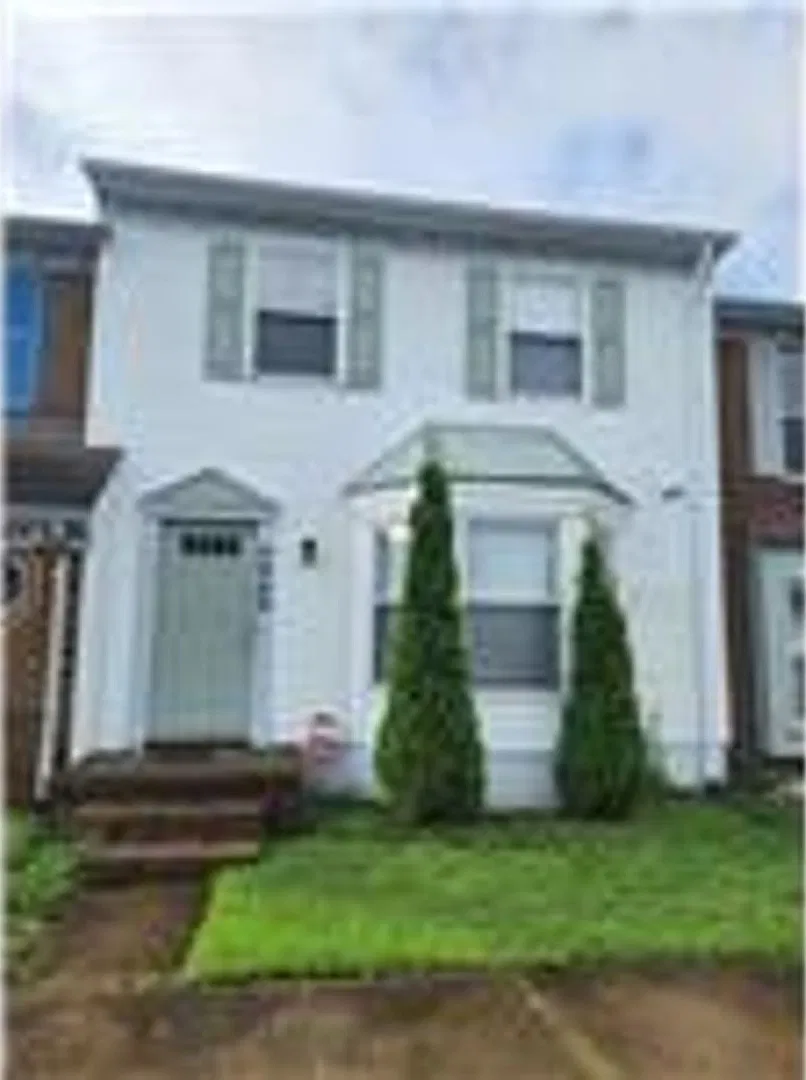 Updated Townhouse — Photo 1