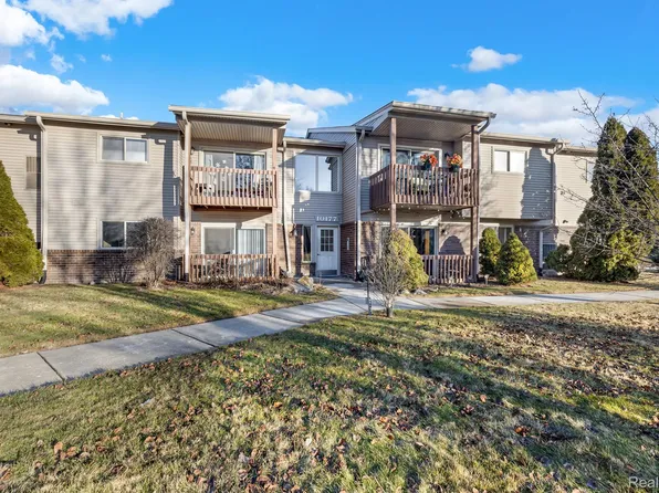 10177 Nancys Blvd APT 81, Grosse Ile, MI 48138