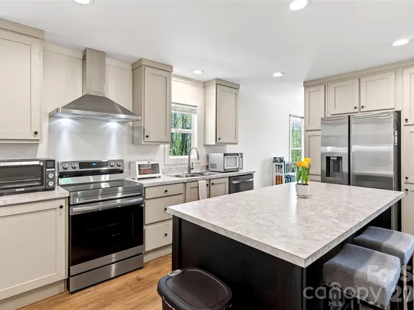 55 Cypress Rd, Marion, NC 28752