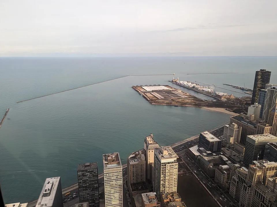 175 E Delaware Pl #7907