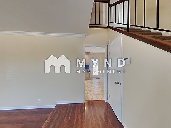 3rd image of 2838 Norcrest Dr
