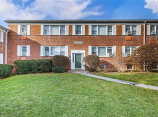 240 Glenbrook Rd APT 33B, Stamford, CT 06906