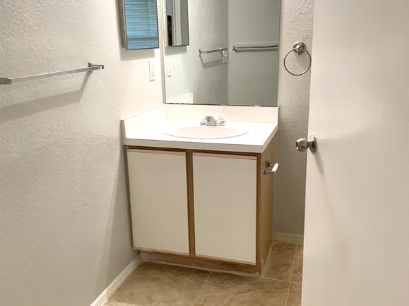 2201 Key West Ct APT 327, Kissimmee, FL 34741