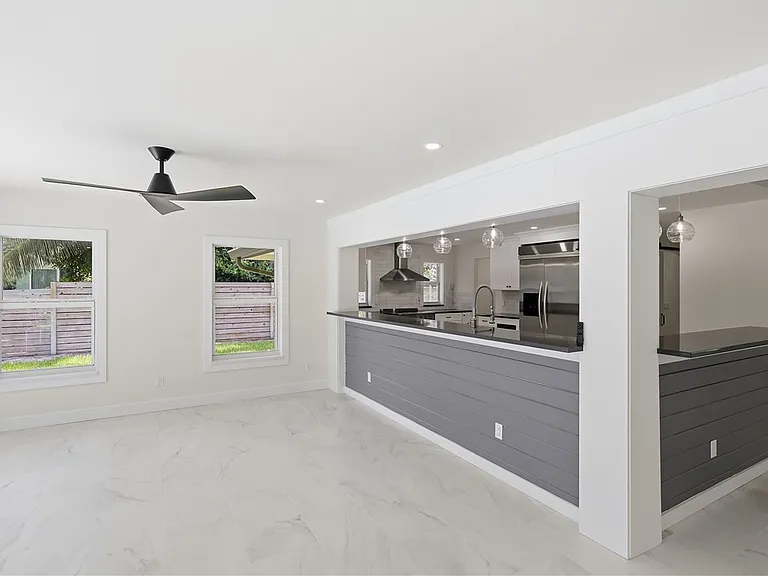 726 Live Oak Ln — Photo 6