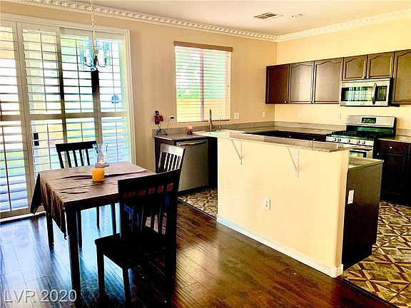 5th image of 260 Hickory Heights Ave