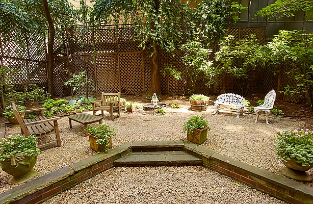 Sold by Compass | media 22