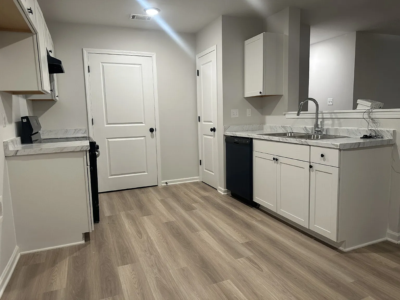 4 bed, 2.0 bath, 1220 sqft, $1,650 — Photo 2