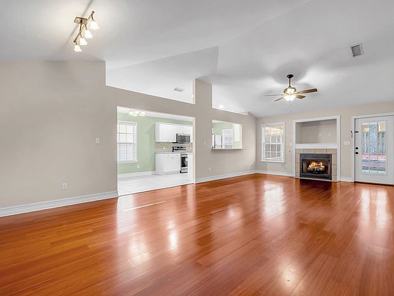 5th image of 2465 Heathrow Dr