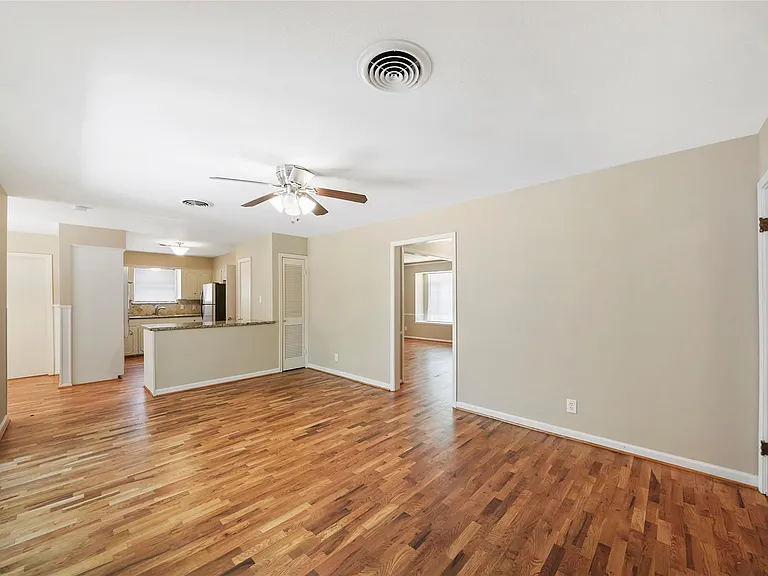 4406 Rosebay Dr — Photo 15