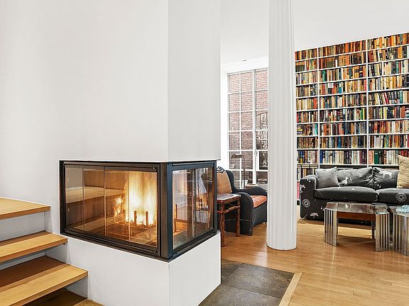 3rd image of 143 W 13th St #103