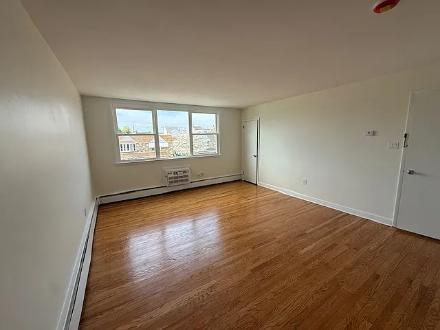 Building Photo - 9317 Walker St #2