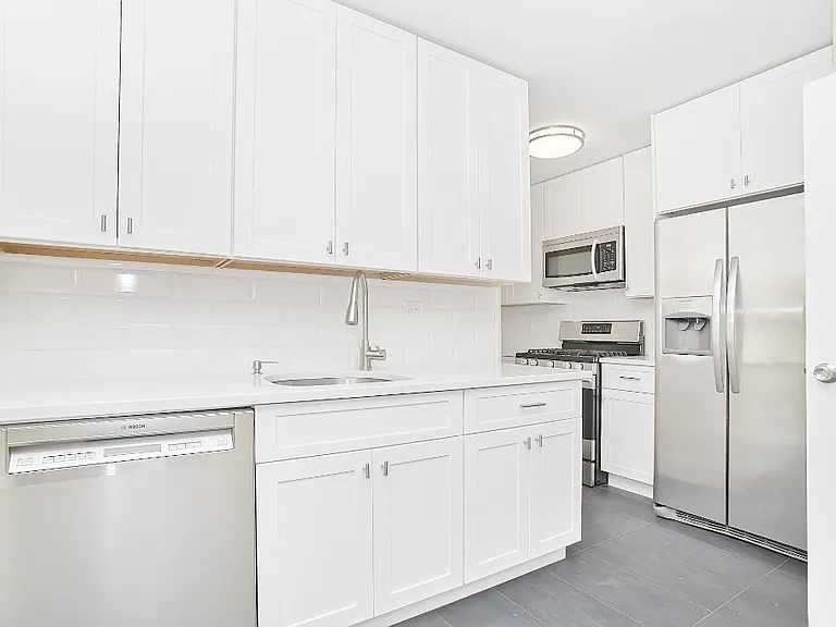 401 E 89th St #4N — Photo 7