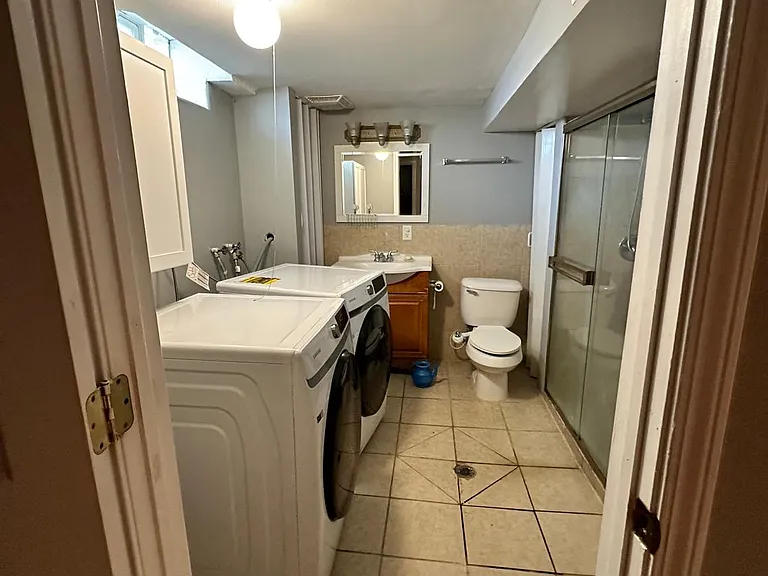 419 Providence Ct — Photo 15