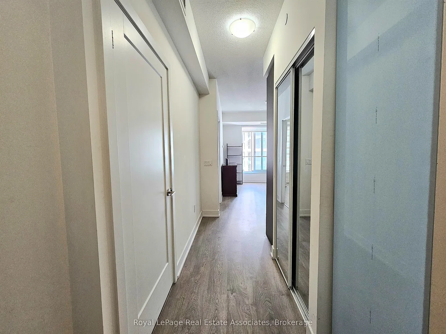Bloor Vista — Photo 1