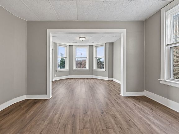 4th image of 738 E Marquette Rd #3