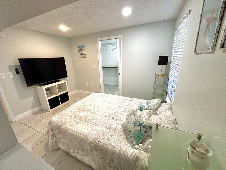 11 Valencia Cir — Photo 15