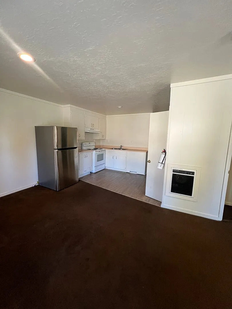 40 Mountain Blvd. — Photo 3