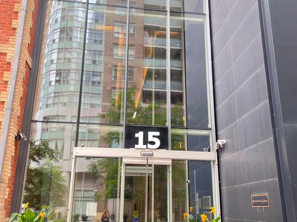 15 Grenville St, Toronto, ON