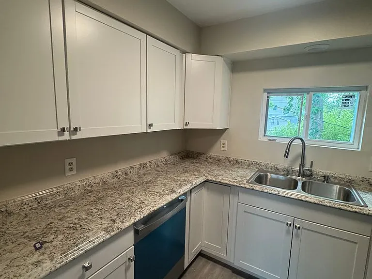 1125 Little Bay Ave — Photo 4