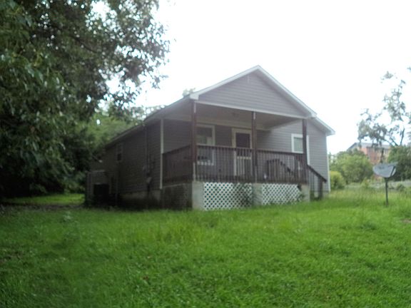2nd image of 704 Floral St