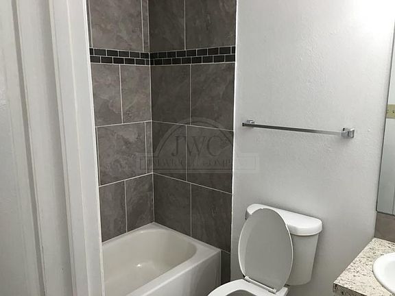 4th image of 2405 Bermuda Dr #168072791