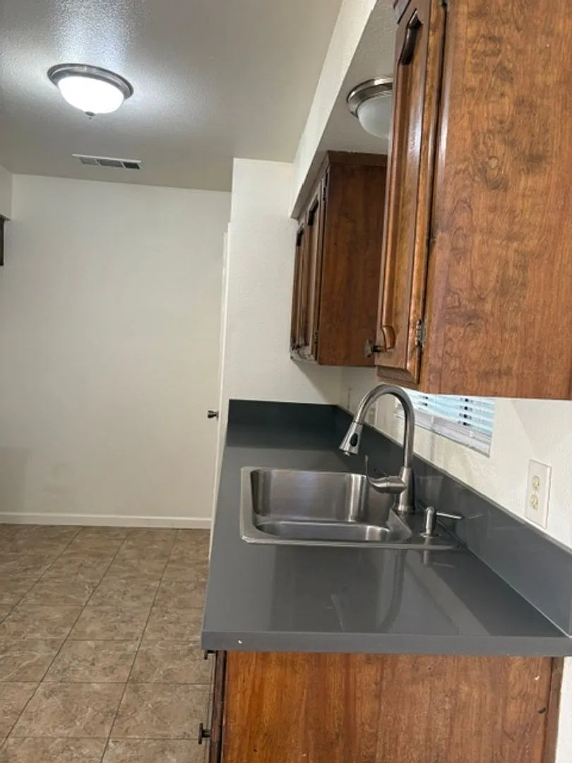 25 W. Barstow #101 — Photo 3