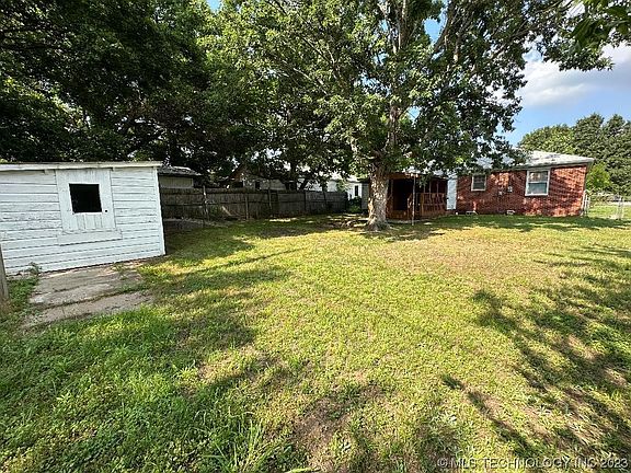 5th image of 205 Grimes St