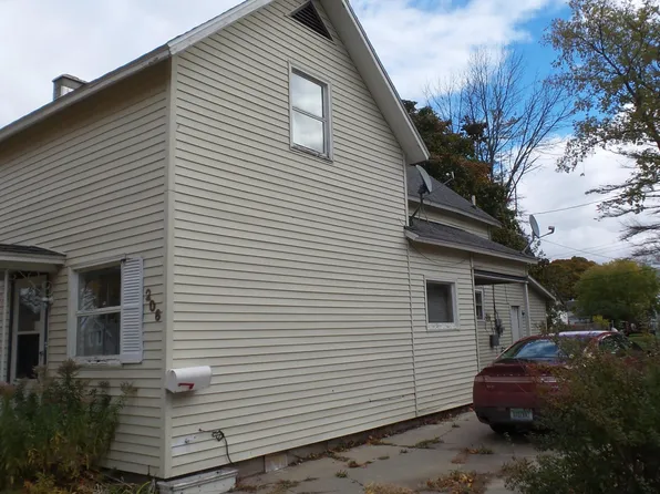 206 N D St, Cheboygan, MI 49721