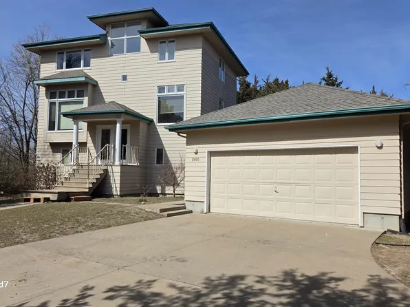 1900 Crescent Dr, Manhattan, KS 66503