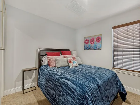 1018 Pavillion St #1, Dallas, TX 75204