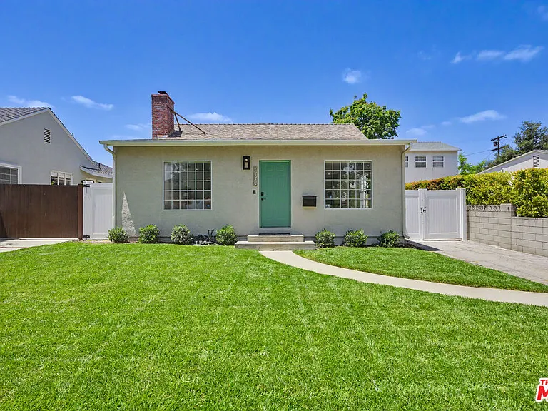 5119 Enfield Ave — Photo 36