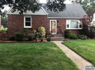 84 Terrace St, Bergenfield, NJ 07621