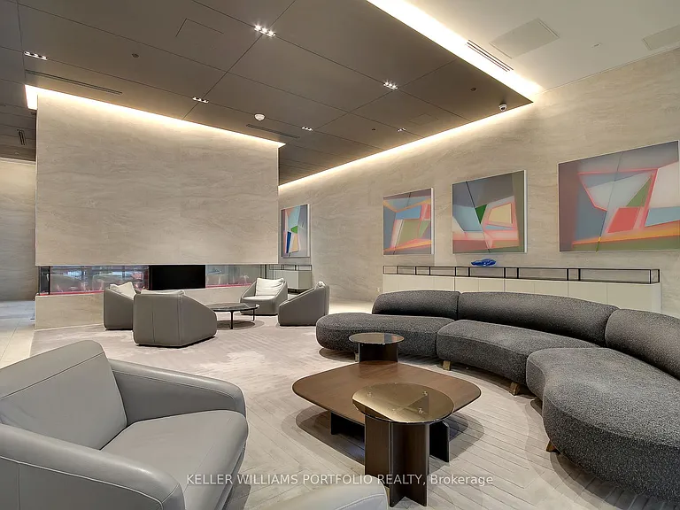 2221 Yonge St #1106 — Photo 28