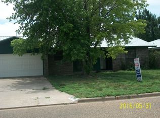 2908 Mesa Dr, Plainview, TX 79072