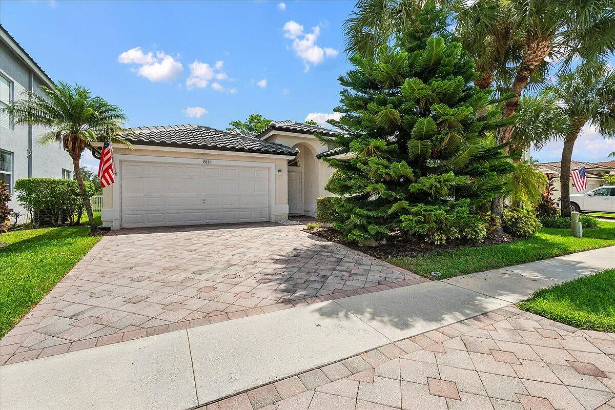 3 bed, 2.0 bath, 1943 sqft, $9,000 — Photo 2