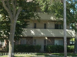 4027 S Packard Ave APT 2, Saint Francis, WI 53235