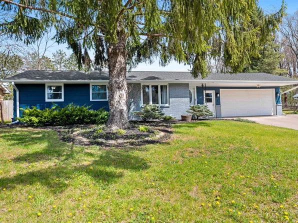 1407 Baumgart Rd, Green Bay, WI 54304