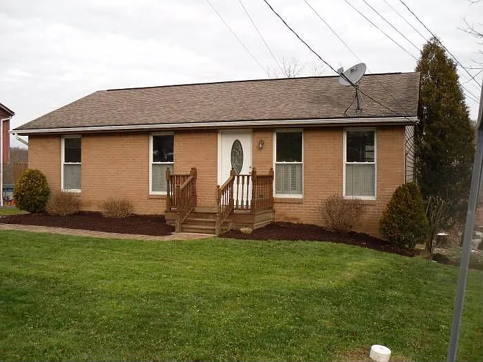 13 W White Oak Dr photo 1